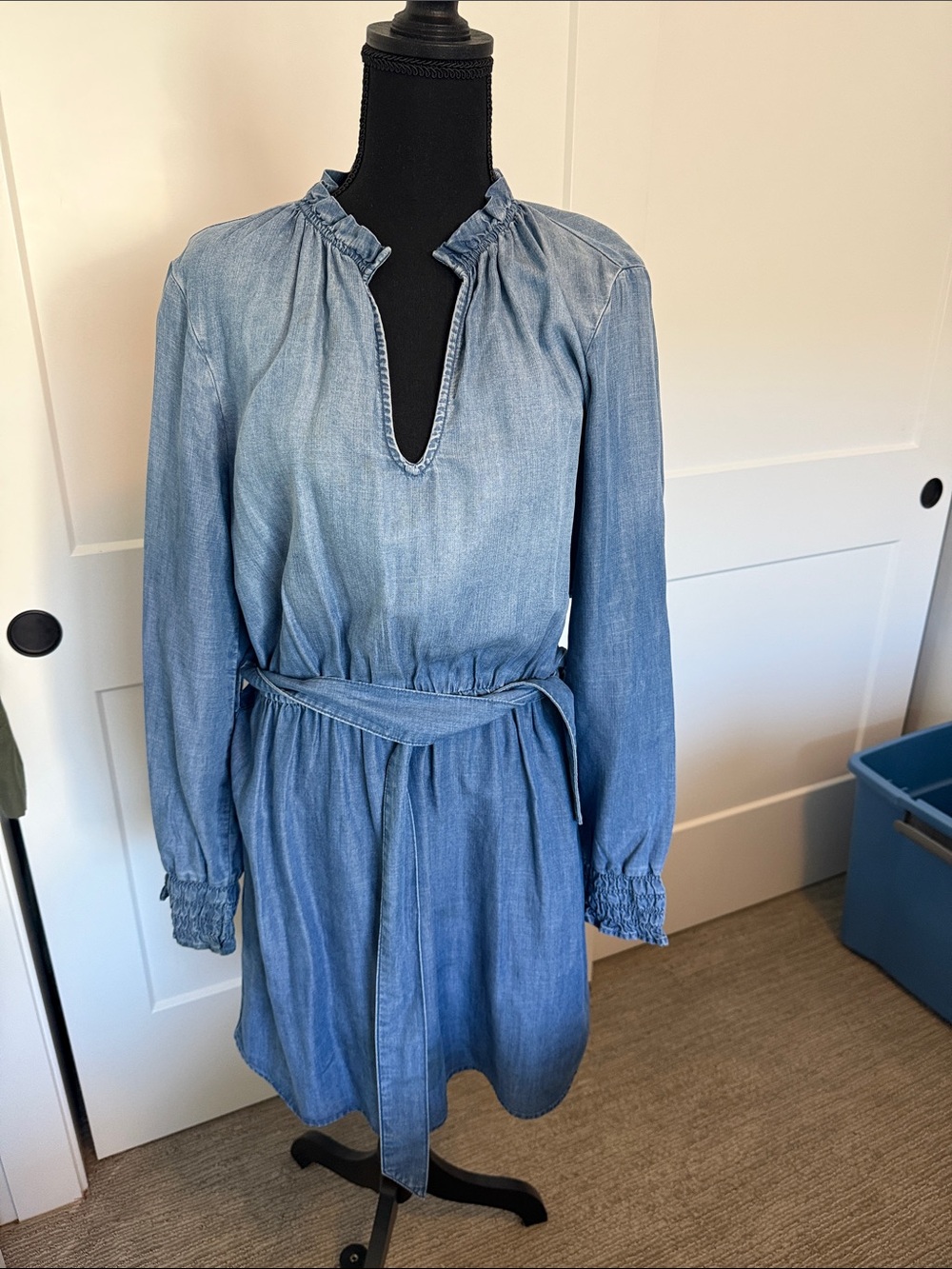 cloth & stone Light Blue Long-Sleeve Denim Tie-Waist Dress